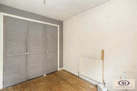17 Bradbury Close, Stoke-on-trent, ST6 8DR