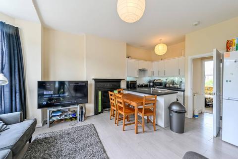 3 bedroom flat to rent, Woodside Road, N22, Wood Green, London, N22