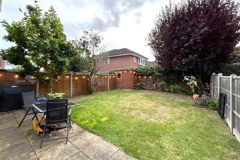 3 bedroom semi-detached house for sale, Wheatash Road, Addlestone KT15