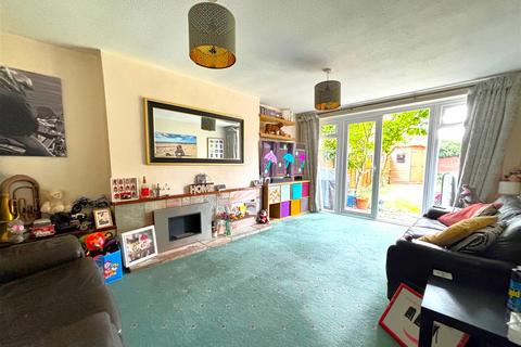 3 bedroom semi-detached house for sale, Wheatash Road, Addlestone KT15