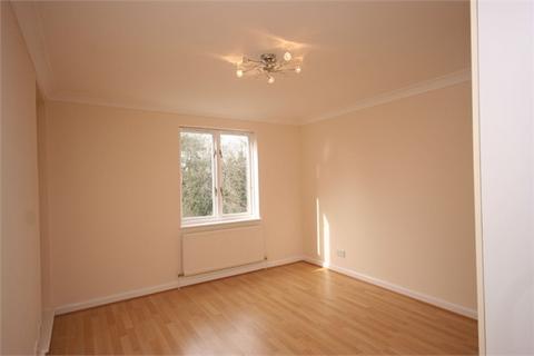 2 bedroom flat to rent, 79 Holden Road, London, N12