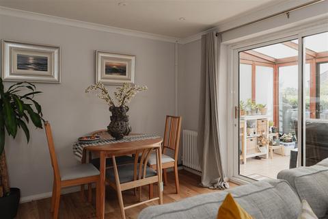 3 bedroom end of terrace house for sale, New Causeway, Reigate