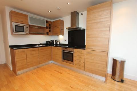 2 bedroom flat to rent, La Salle, Leeds Dock