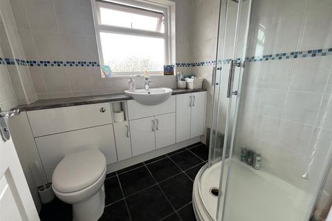 21 Grieves Road, Northfleet, Gravesend, DA11 7JQ