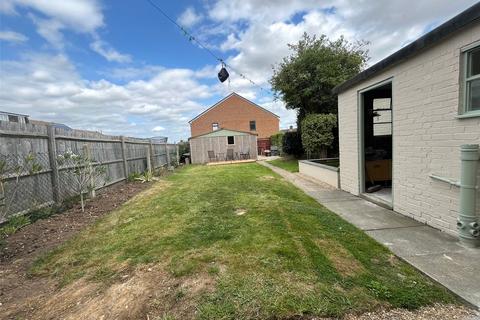 21 Grieves Road, Northfleet, Gravesend, DA11 7JQ