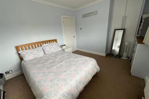 21 Grieves Road, Northfleet, Gravesend, DA11 7JQ