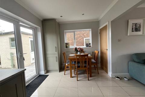 21 Grieves Road, Northfleet, Gravesend, DA11 7JQ
