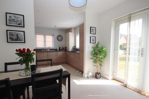 2 bedroom apartment for sale, Honeysuckle Drive, Billingshurst