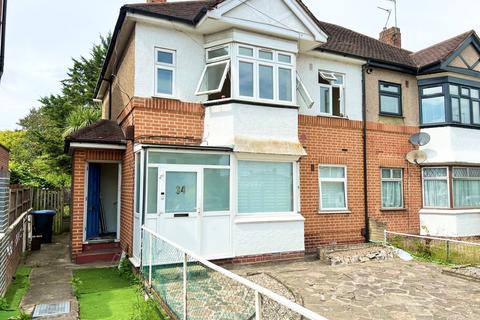 2 bedroom maisonette to rent, Frederick Crescent, Enfield, EN3