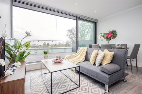 3 bedroom apartment for sale, Dudley House, The Grove, Isleworth, London, TW7