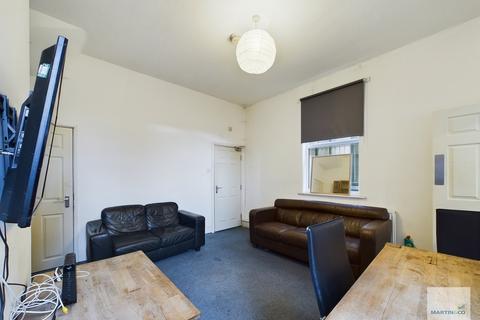 1 bedroom semi-detached house to rent, Gregory Boulevard, Hyson Green