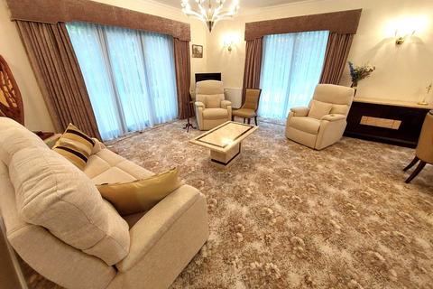Apartment 2, Singleton Point, 28 Singleton Road, Salford, M7 4NN