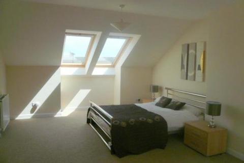 2 bedroom penthouse to rent, Nursery Avenue, Kilmarnock KA1