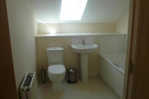 2 bedroom penthouse to rent, Nursery Avenue, Kilmarnock KA1