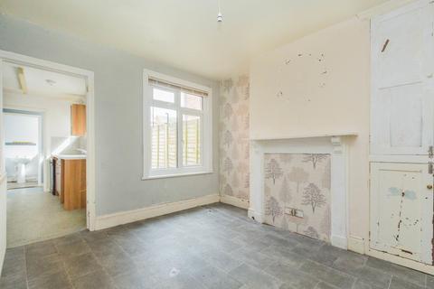 3 bedroom terraced house for sale, Queen Street, Irthlingborough NN9