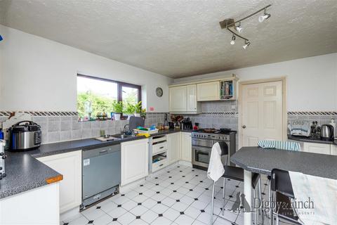 4 bedroom detached house for sale, Northfield Avenue, Radcliffe-On-Trent, Nottinghamshire