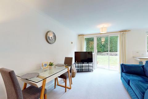 1 bedroom flat for sale, Lawns Hall Close, Adel, Leeds, West Yorkshire