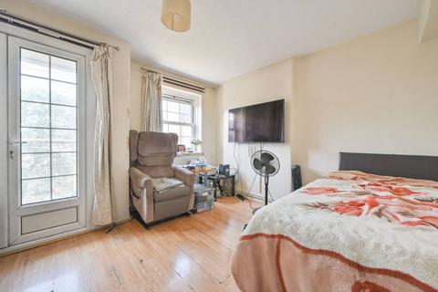 2 bedroom flat for sale, Worsopp Drive, Clapham, London, SW4