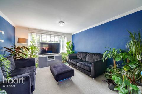 12 Chestnut Walk, Witham, CM8 2PR