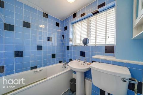 12 Chestnut Walk, Witham, CM8 2PR