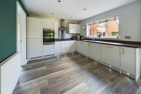 4 bedroom detached house for sale, Ashmount Close, Loughborough