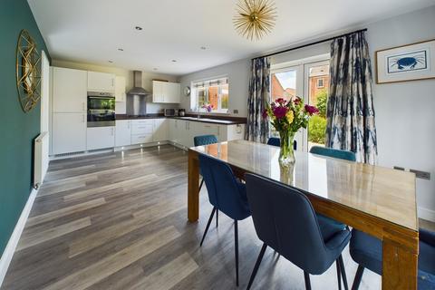 2 Ashmount Close, Loughborough, LE11 2BJ