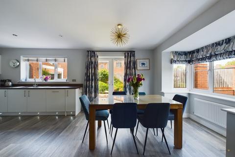 2 Ashmount Close, Loughborough, LE11 2BJ