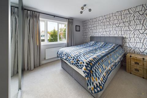 2 Ashmount Close, Loughborough, LE11 2BJ