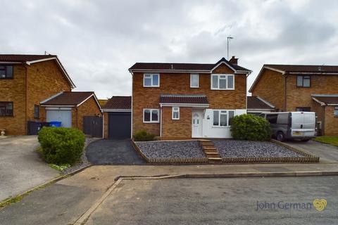 3 bedroom detached house for sale, Orchid Close, Burton-on-Trent