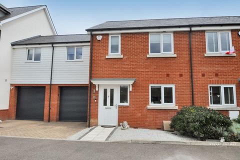 4 bedroom terraced house for sale, Highwell Gardens, Hawkwell