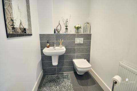 25 Highwell Gardens, Hawkwell, Hockley, SS5 4LY