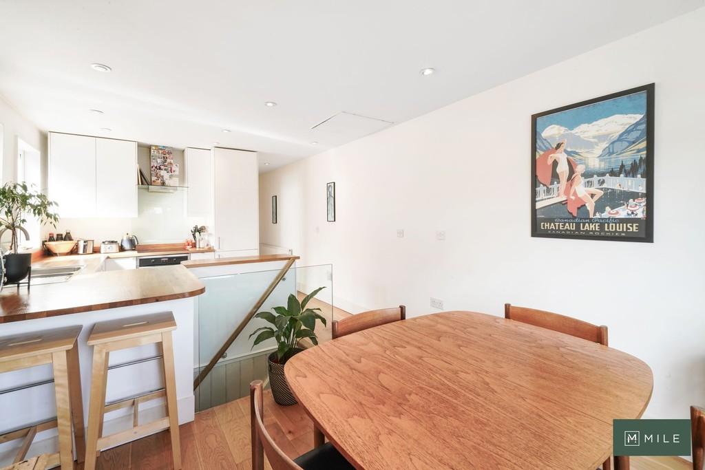 180 Roundwood Road - 2oui Of5 L6a87 WMf FTUe I