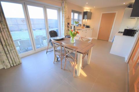 35 Blakewood Drive, Blaxton, Doncaster, DN9 3GX