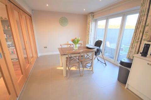 35 Blakewood Drive, Blaxton, Doncaster, DN9 3GX