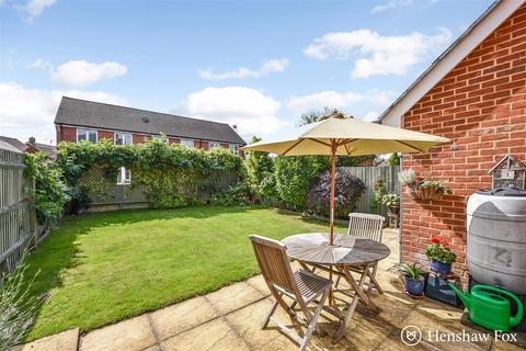 95 Cutforth Way, Romsey, SO51 0BG
