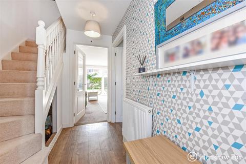 95 Cutforth Way, Romsey, SO51 0BG