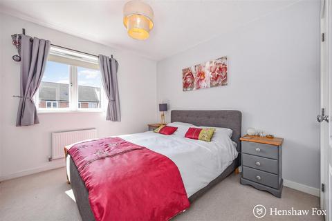 95 Cutforth Way, Romsey, SO51 0BG