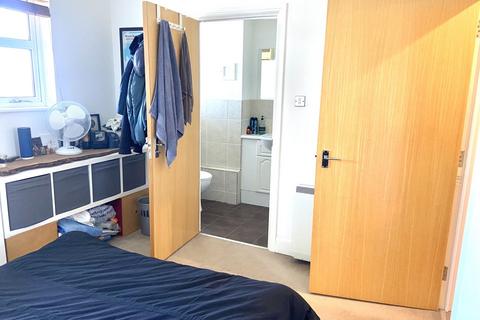 2 bedroom flat to rent, Flat , Rivers House, Aitman Drive, Kew Bridge Road, Brentford