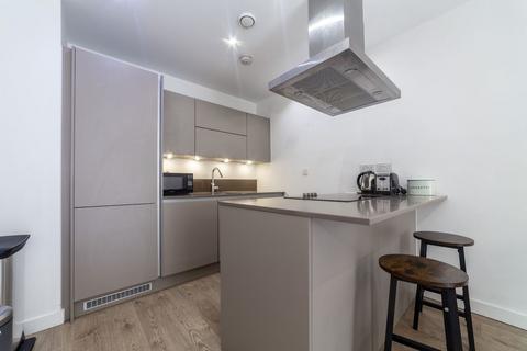 3 bedroom apartment to rent, Town Apartments, Kentish Town, London