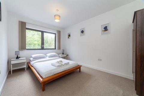 3 bedroom apartment to rent, Town Apartments, Kentish Town, London