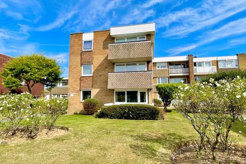 2 bedroom flat for sale, Woodlands Avenue, Rustington