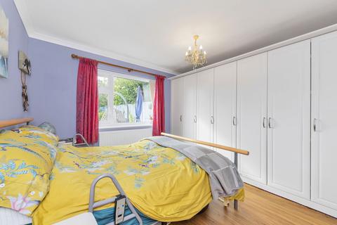 57 Ashton Close, Needingworth, St Ives, PE27 4UA