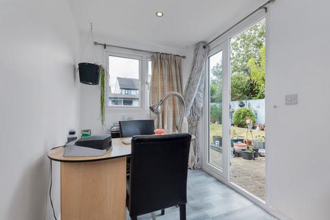 57 Ashton Close, Needingworth, St Ives, PE27 4UA