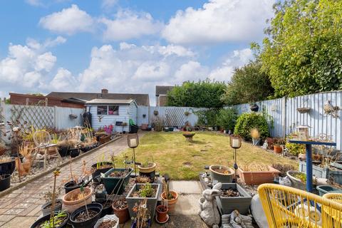 57 Ashton Close, Needingworth, St Ives, PE27 4UA