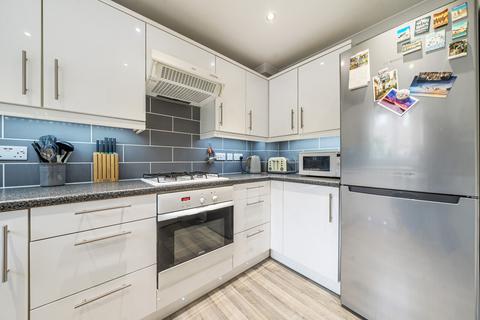 9 Rivett Drake Close, Guildford, GU2 9LF