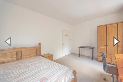 3 bedroom terraced house to rent, Wansey Street, London SE17