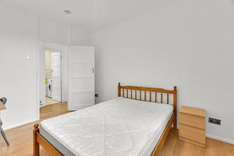 4 bedroom flat to rent, Adelaide Road, Chalk Farm, London, NW3