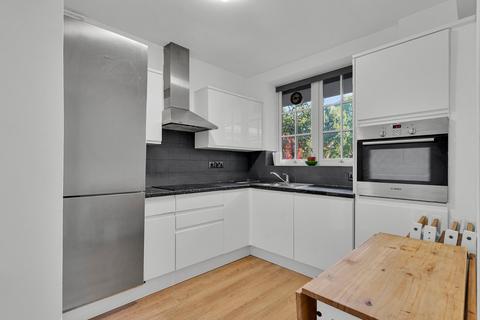 4 bedroom flat to rent, Adelaide Road, Chalk Farm, London, NW3