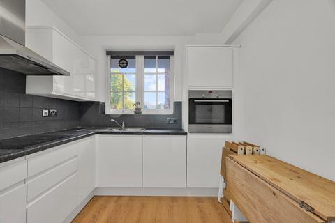 4 bedroom flat to rent, Adelaide Road, Chalk Farm, London, NW3