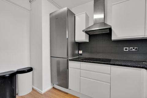 4 bedroom flat to rent, Adelaide Road, Chalk Farm, London, NW3